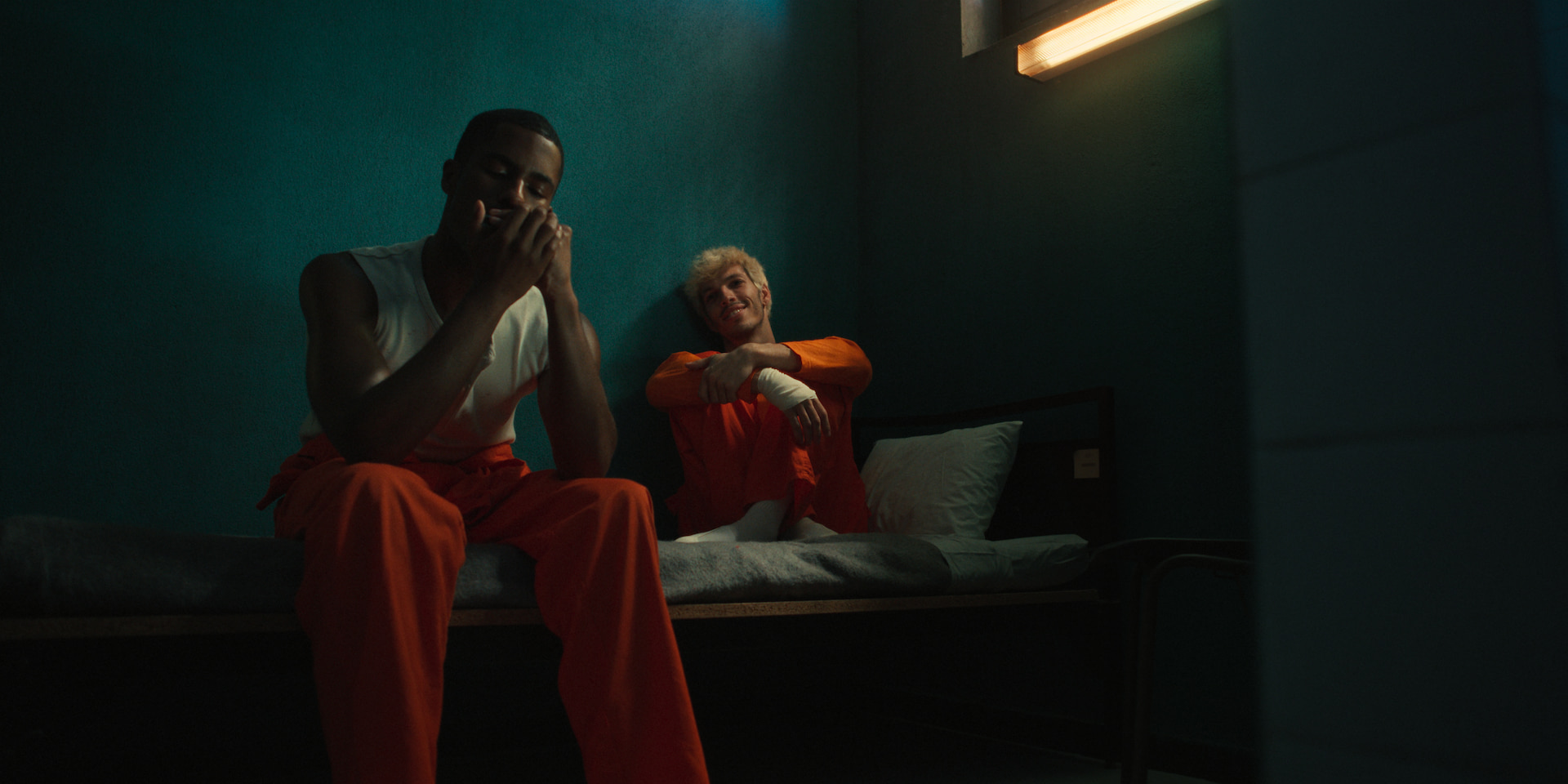 the-yellow-color-turn-of-the-tide-2-rabo-de-peixe-2-00090003