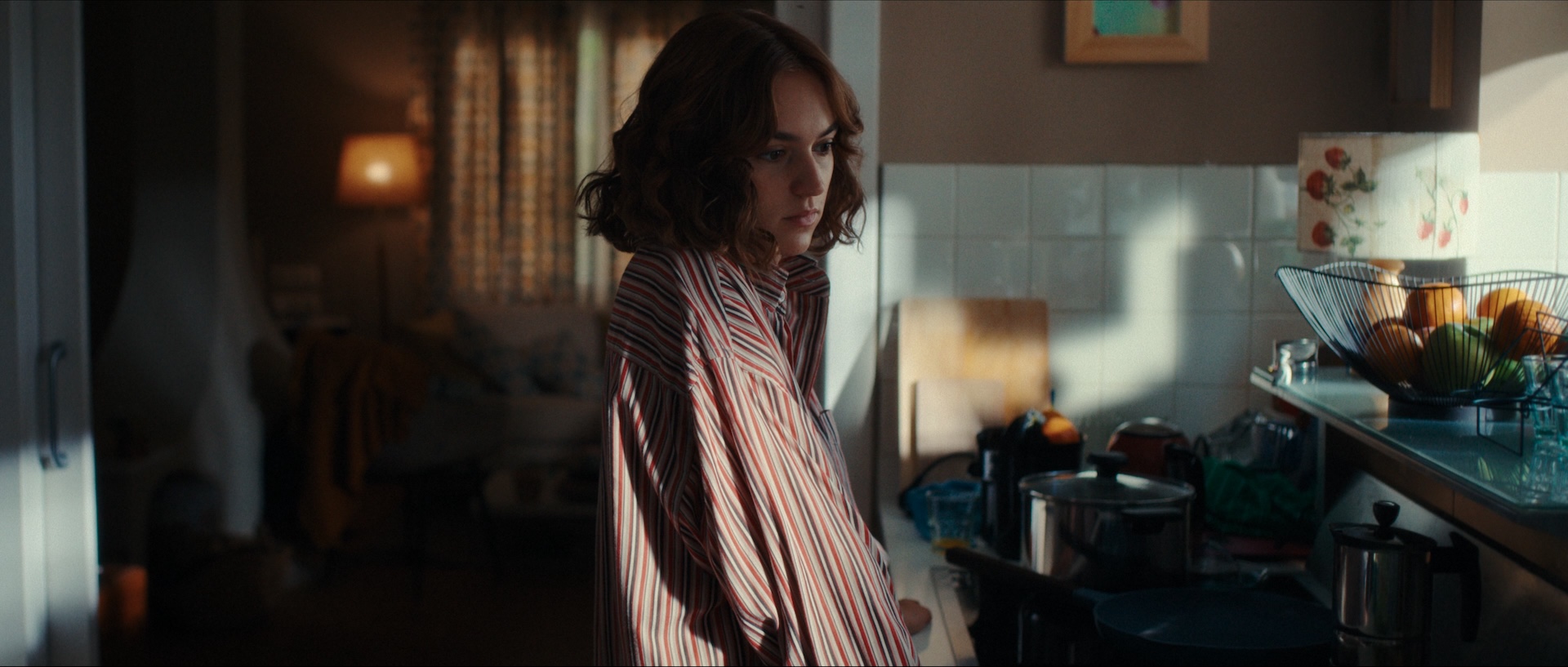 the-yellow-color-the-map-of-longing-netflix_00090148