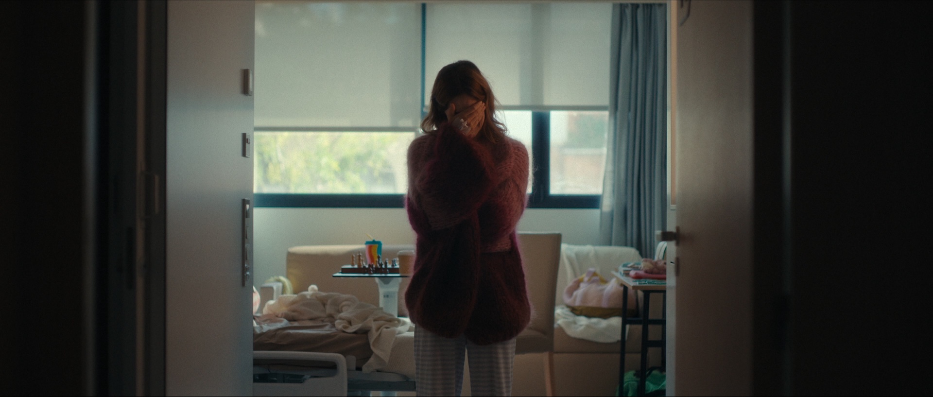 the-yellow-color-the-map-of-longing-netflix_00090218