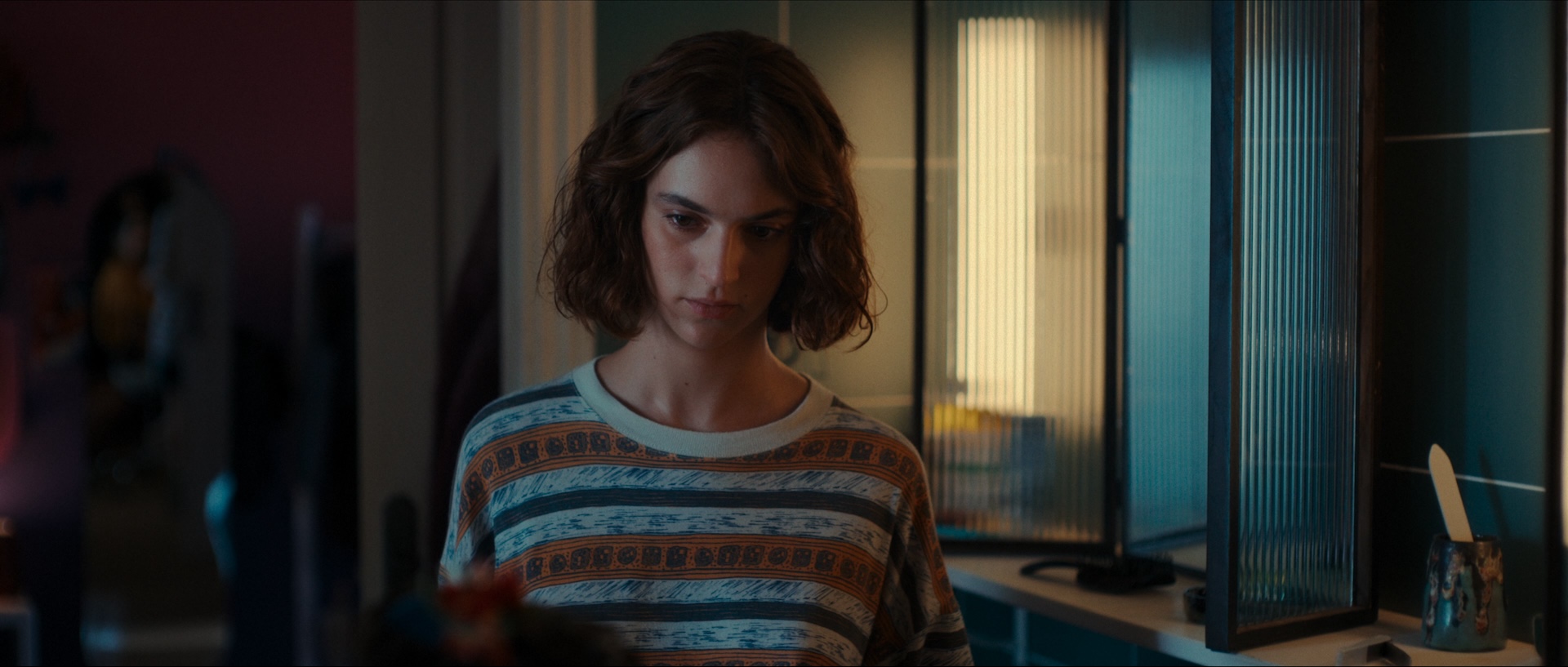 the-yellow-color-the-map-of-longing-netflix_00090326