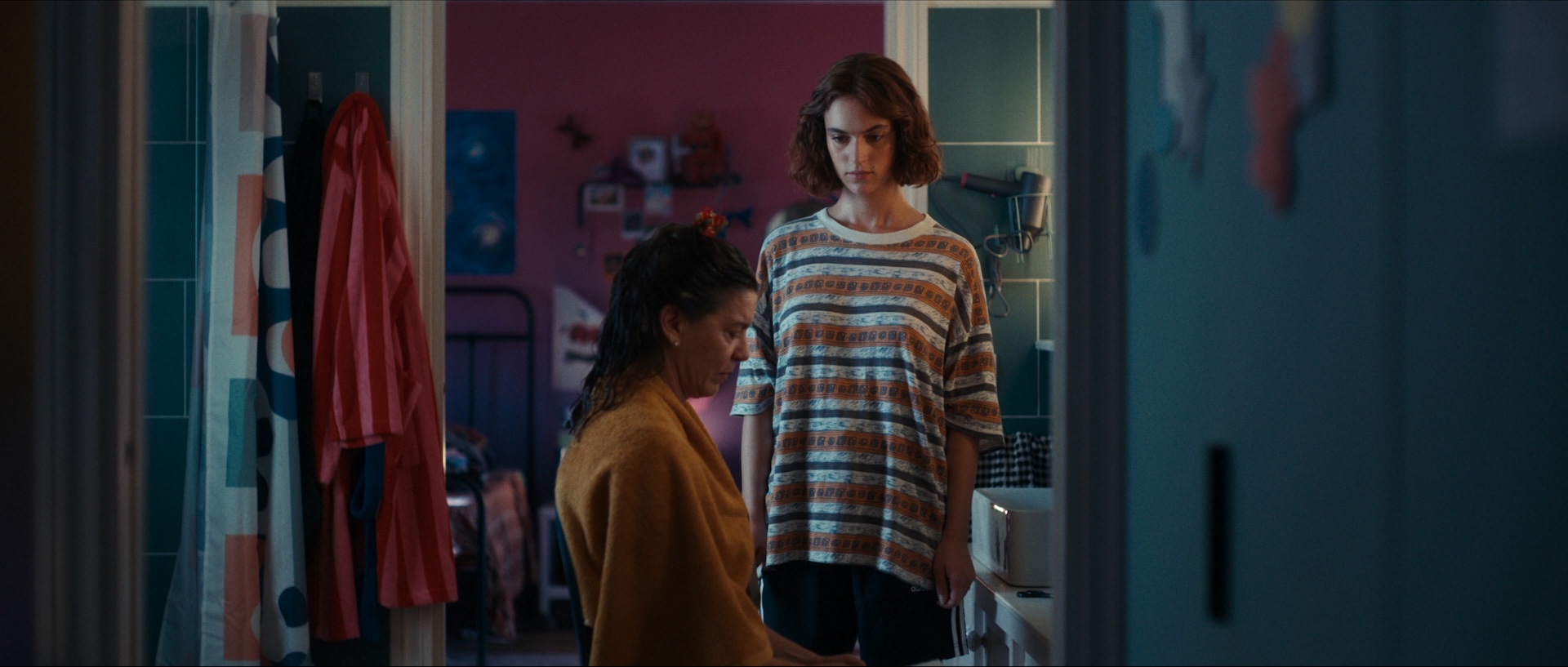 the-yellow-color-the-map-of-longing-netflix_00090327