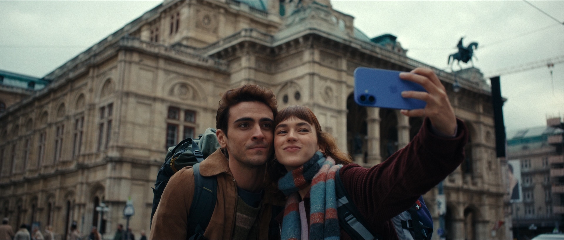 the-yellow-color-the-map-of-longing-netflix_00090407